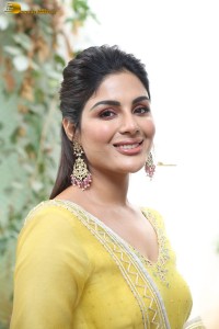 actress samyuktha menon in a yellow salwar kameez