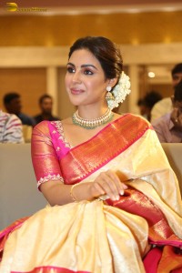 actress samyuktha menon in a saree attending a movie function