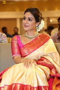 actress samyuktha menon in a saree attending a movie function