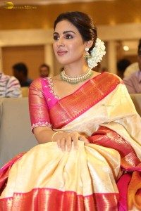 actress samyuktha menon in a saree attending a movie function