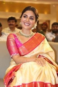 actress samyuktha menon in a saree attending a movie function