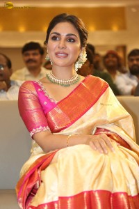 actress samyuktha menon in a saree attending a movie function