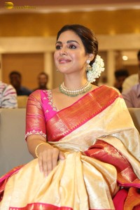 actress samyuktha menon in a saree attending a movie function