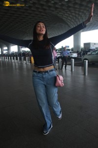 actress and bigg boss winner Sana Makbul spotted at mumbai airport in a playful mood
