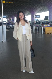 actress and bigg boss winner sana makbul in a trendy outfit spotted at airport