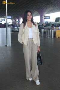actress and bigg boss winner sana makbul in a trendy outfit spotted at airport
