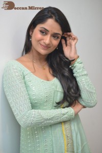 Actress-Sandhya-Raju-Stills-112