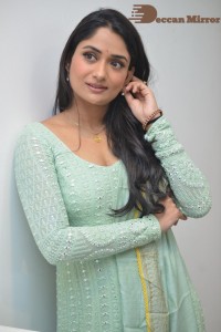 Actress-Sandhya-Raju-Stills-117