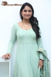 Actress-Sandhya-Raju-Stills-82