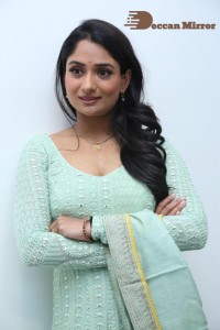 Actress-Sandhya-Raju-Stills-84