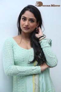 Actress-Sandhya-Raju-Stills-85