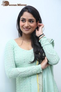 Actress-Sandhya-Raju-Stills-87