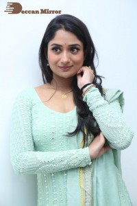 Actress-Sandhya-Raju-Stills-89