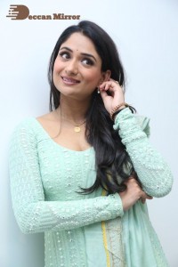 Actress-Sandhya-Raju-Stills-94