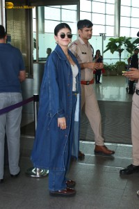 actress Sanjana Sanghi stylish looks at mumbai airport