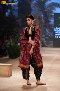 Sanjana Sanghi walks the ramp at Lakme Fashion Week 2022