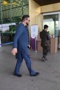 bollywood actor sanjay dutt spotted at airport
