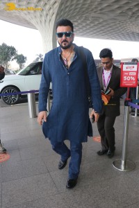 bollywood actor sanjay dutt spotted at airport