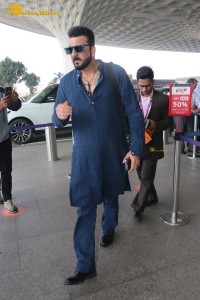 bollywood actor sanjay dutt spotted at airport