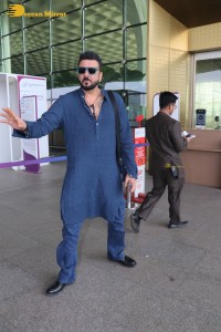 bollywood actor sanjay dutt spotted at airport