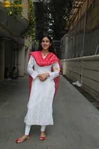 actress Sara Ali Khan in a white salwar on her birthday