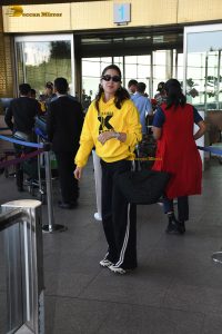 bollywood actress Sara Ali Khan gorgeous in a yellow top and black pants