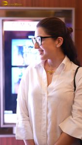 actress sara ali khan cute in a white shirt