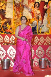 Sarbojanin Durga Puja 2023 attended by Hema Malini, Esha Deol, Kajol Devgan, Rani Mukerji, Kiara Advani, and others