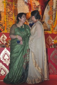 Sarbojanin Durga Puja 2023 attended by Hema Malini, Esha Deol, Kajol Devgan, Rani Mukerji, Kiara Advani, and others