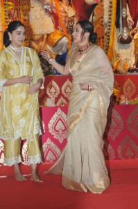 Sarbojanin Durga Puja 2023 attended by Hema Malini, Esha Deol, Kajol Devgan, Rani Mukerji, Kiara Advani, and others