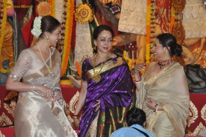 Sarbojanin Durga Puja 2023 attended by Hema Malini, Esha Deol, Kajol Devgan, Rani Mukerji, Kiara Advani, and others