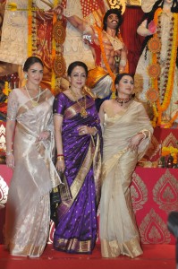 Sarbojanin Durga Puja 2023 attended by Hema Malini, Esha Deol, Kajol Devgan, Rani Mukerji, Kiara Advani, and others