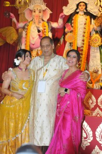 Sarbojanin Durga Puja 2023 attended by Hema Malini, Esha Deol, Kajol Devgan, Rani Mukerji, Kiara Advani, and others