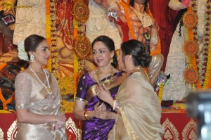 Sarbojanin Durga Puja 2023 attended by Hema Malini, Esha Deol, Kajol Devgan, Rani Mukerji, Kiara Advani, and others