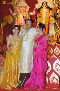 Sarbojanin Durga Puja 2023 attended by Hema Malini, Esha Deol, Kajol Devgan, Rani Mukerji, Kiara Advani, and others