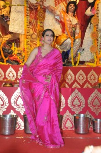 Sarbojanin Durga Puja 2023 attended by Hema Malini, Esha Deol, Kajol Devgan, Rani Mukerji, Kiara Advani, and others