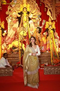 Sarbojanin Durga Puja 2025 attended by Kajol, Ajay Devgn, Tanishaa, Rani Mukerji, Alia Bhatt, and others