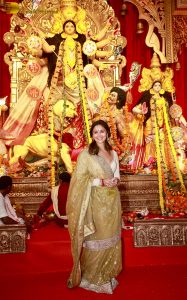 Sarbojanin Durga Puja 2025 attended by Kajol, Ajay Devgn, Tanishaa, Rani Mukerji, Alia Bhatt, and others