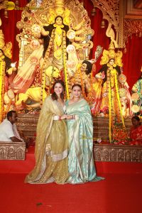 Sarbojanin Durga Puja 2025 attended by Kajol, Ajay Devgn, Tanishaa, Rani Mukerji, Alia Bhatt, and others