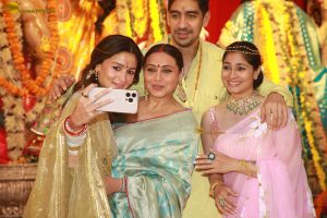 Sarbojanin Durga Puja 2025 attended by Kajol, Ajay Devgn, Tanishaa, Rani Mukerji, Alia Bhatt, and others