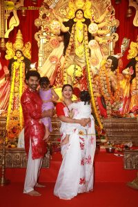 Sarbojanin Durga Puja 2025 attended by Kajol, Ajay Devgn, Tanishaa, Rani Mukerji, Alia Bhatt, and others