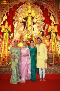 Sarbojanin Durga Puja 2025 attended by Kajol, Ajay Devgn, Tanishaa, Rani Mukerji, Alia Bhatt, and others