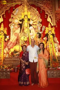 Sarbojanin Durga Puja 2025 attended by Kajol, Ajay Devgn, Tanishaa, Rani Mukerji, Alia Bhatt, and others