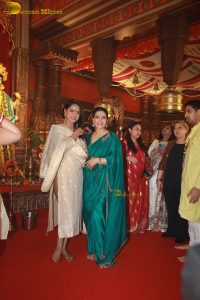 Sarbojanin Durga Puja 2025 attended by Kajol, Ajay Devgn, Tanishaa, Rani Mukerji, Alia Bhatt, and others
