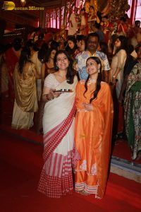 Sarbojanin Durga Puja 2025 attended by Kajol, Ajay Devgn, Tanishaa, Rani Mukerji, Alia Bhatt, and others