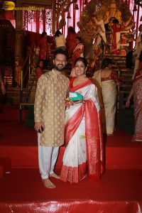 Sarbojanin Durga Puja 2025 attended by Kajol, Ajay Devgn, Tanishaa, Rani Mukerji, Alia Bhatt, and others