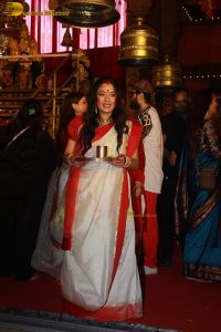 Sarbojanin Durga Puja 2025 attended by Kajol, Ajay Devgn, Tanishaa, Rani Mukerji, Alia Bhatt, and others