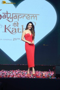 Satyaprem Ki Katha Musical Concert attended by the film’s lead actors Kartik Aaryan and Kiara Advani