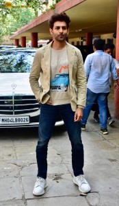 Kiara Advani and Kartik Aaryan promote the film Satyaprem Ki Katha on June 22, 2023