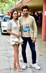 Kiara Advani and Kartik Aaryan promote the film Satyaprem Ki Katha on June 22, 2023